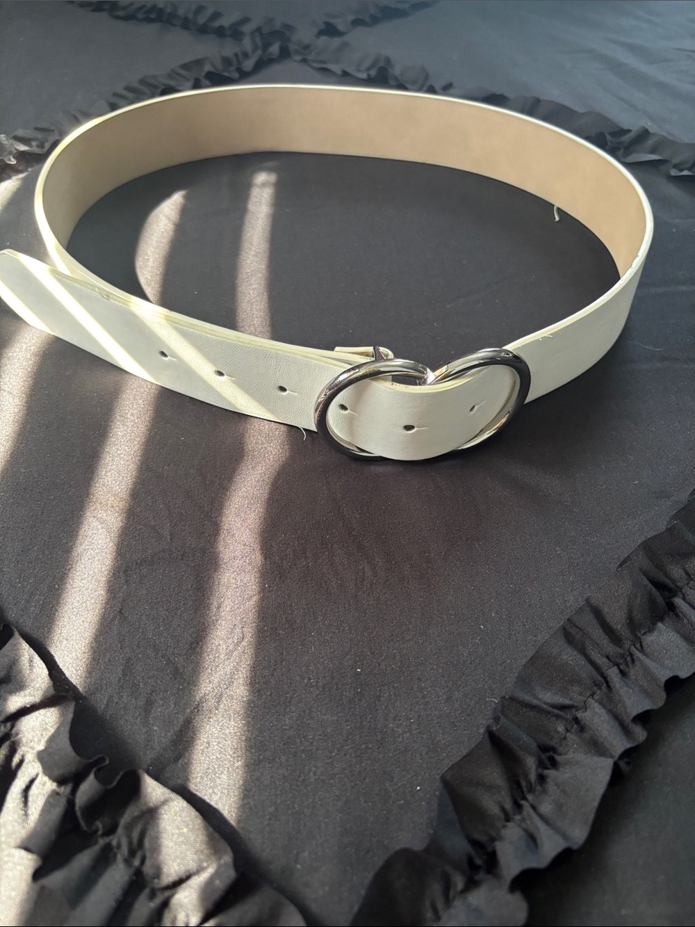 White faux leather belt